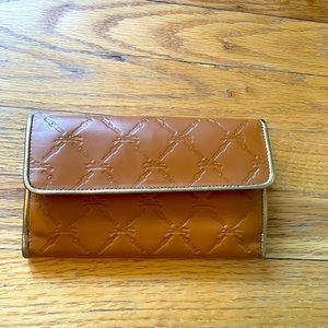 Longchamp clutch never used